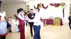 Друг жениха сделал предложение своей девушке прямо на свадьбе!