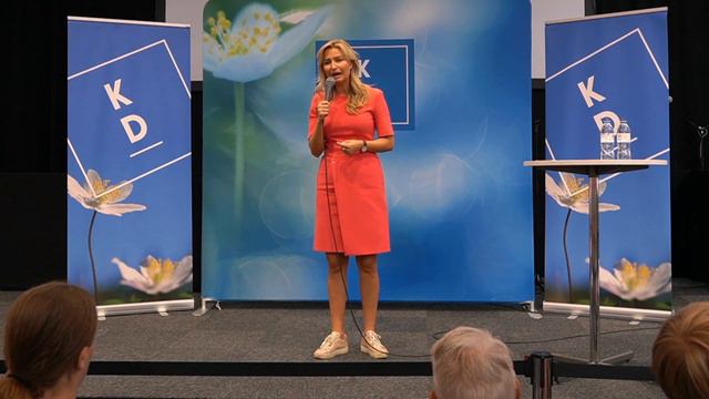 Ebba Busch besöker Göteborg смотреть онлайн