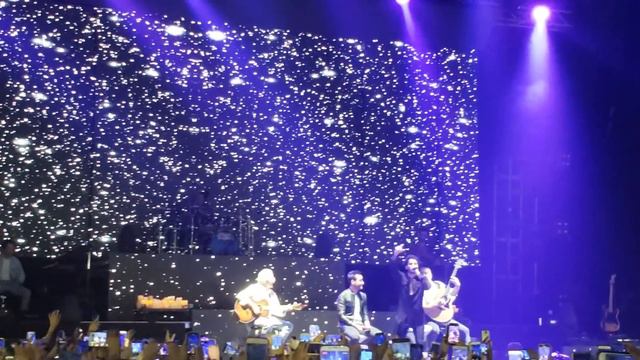 Sebastián Yatra con Luciano Pereyra en el Luna Park 2019 parte 6 смотреть онлайн