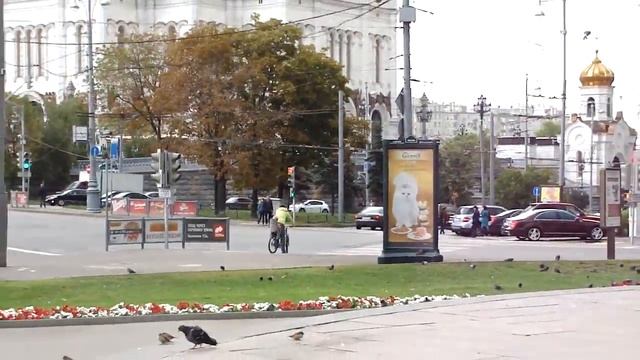У Храма Христа Спасителя. Москва. смотреть онлайн