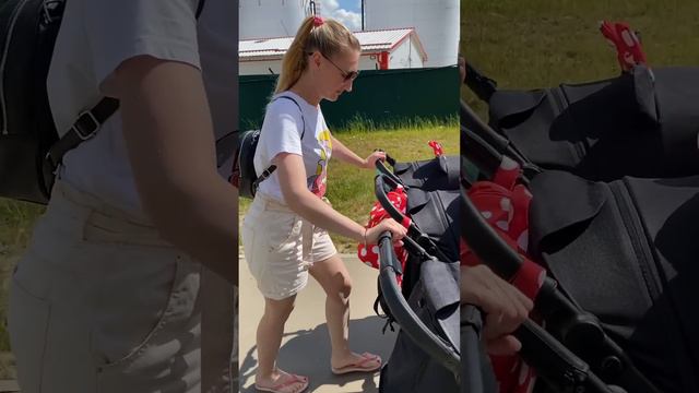 Тройняшки на прогулке 🤗 #крупняшки #тройняшкикрупняшки смотреть онлайн