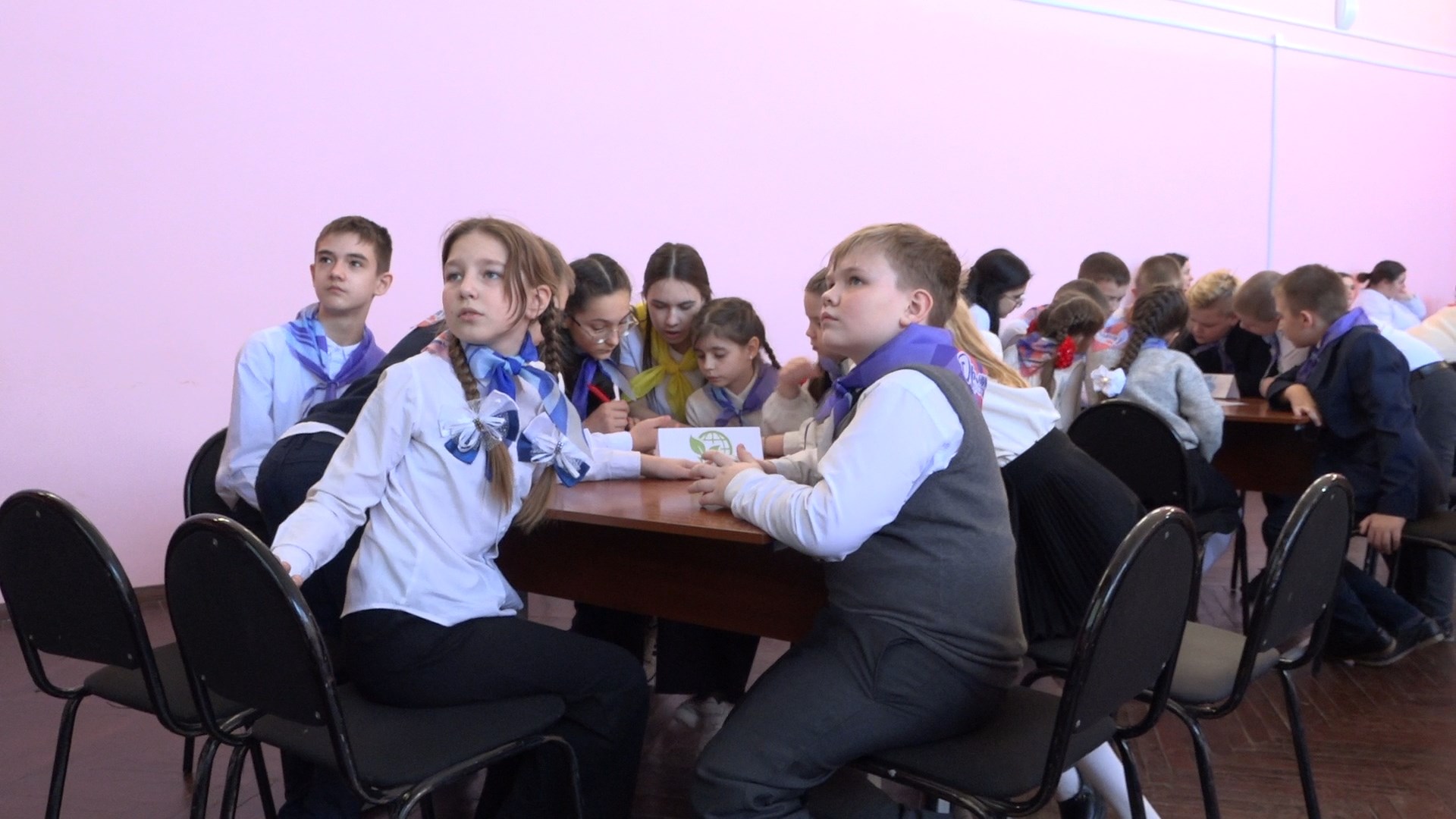 В Кузнецке прошел городской слет "Орлята России" смотреть онлайн
