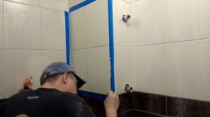 Как просиликонить люк"невидимку"необычный способ.