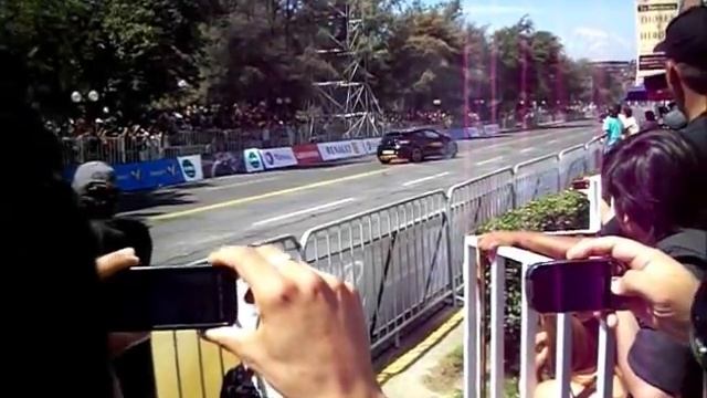 Renault Megane RS en RedBull Showrun Santiago 2012 смотреть онлайн