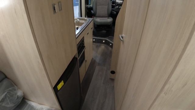 Autotrail Adventure 55 Campervan - 2022 Model - Fiat Ducato смотреть онлайн