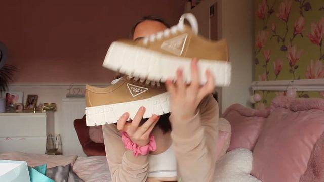 DESIGNER SHOES REVIEW! Balenciaga Triple S & Prada Platform shoes смотреть онлайн