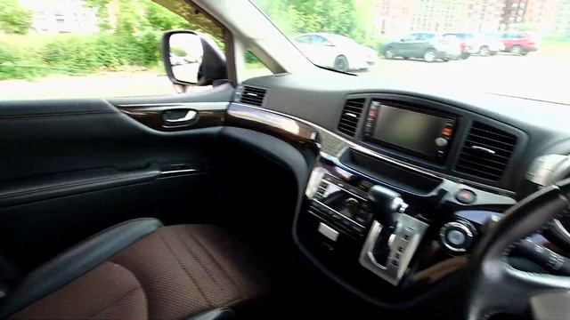 Nissan Elgrand E52, конкурент Toyota Alphard или нет?