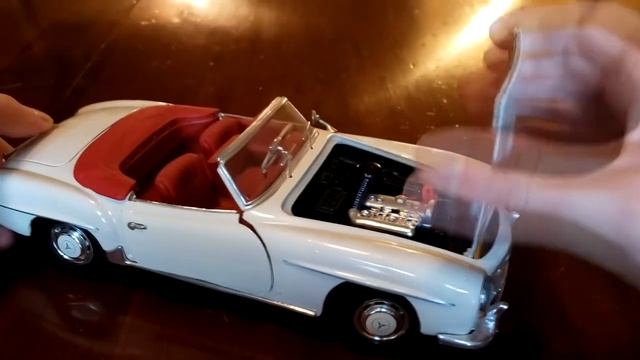 Domino's Diecast - 1955 Mercedes-Benz 190 SL - 1:18 Scale смотреть онлайн