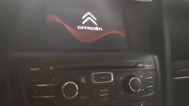 Comment Programmer Le Poste Radio Pour Afficher La Langue Sur L'écran De L'ordinateur