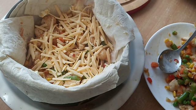 Киш с курицей в лаваше смотреть онлайн
