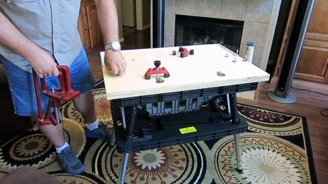 Portable reloading bench using a Keter folding work table. смотреть онлайн