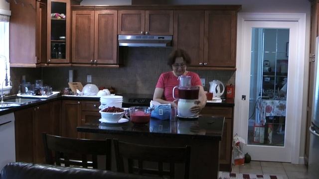 Желе из красной смородины c с использованием Kitchen Aid ARTISAN Maximum Extraction смотреть онлайн