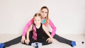 Трудная растяжка до слез / Мне больно, но я терплю