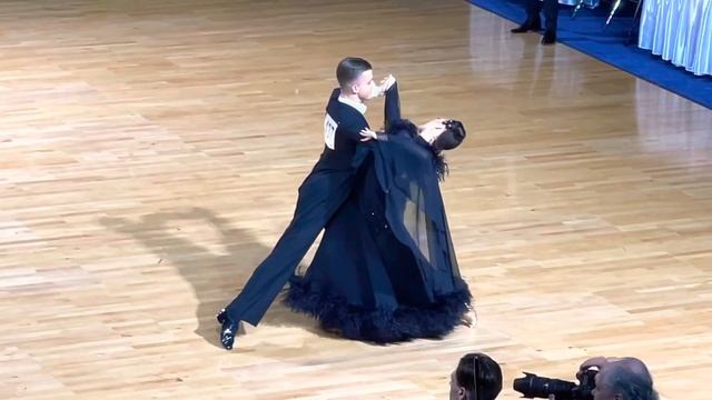 Илья Волков и Екатерина Стасюк Открытый Чемпионат Минска Slow Waltz смотреть онлайн