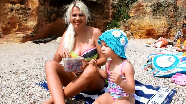 Дикий пляж в Одессе . Wild Beach In Odessa .