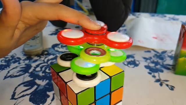 Спиннеры Spinners смотреть онлайн