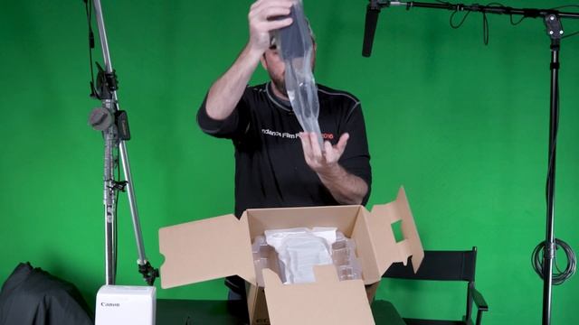 Unboxing the Canon EOS C70 & EF-EOS R 0.71x Speed Booster Mounting смотреть онлайн