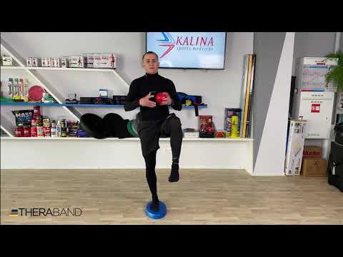 Включение мышц-стабилизаторов на тренажере баланса Thera-Band смотреть онлайн