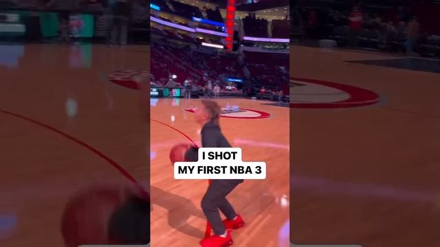 MY FIRST EVER 3 POINT MISS смотреть онлайн