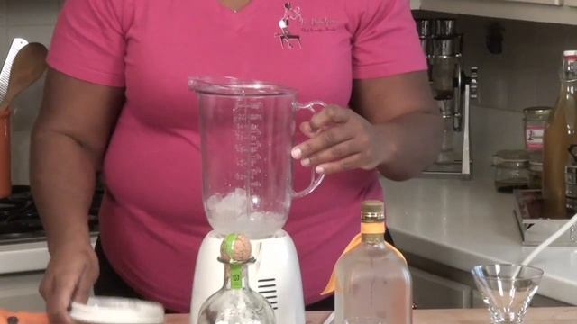 How to Mix Margaritas With a Blender : Margaritas смотреть онлайн