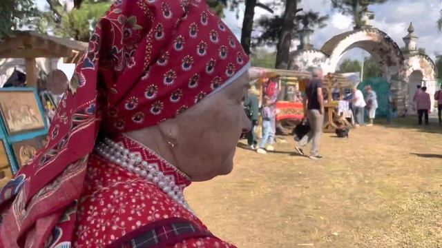 Сольвычегодск. Прокопьевская ярмарка. Во дворе Благовещенского собора. Июль 2022 г. смотреть онлайн