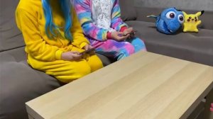 ?Кошка Лана VS Ульяна Rainbow играют в Роблокс ?