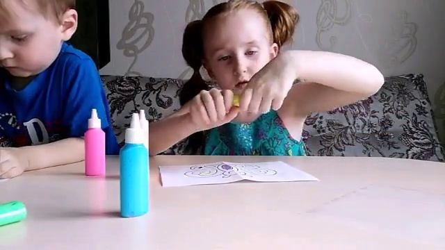 ВИТРАЖНЫЕ КРАСКИ рисуем и играем We draw STAINED GLASS PAINTS and we play смотреть онлайн