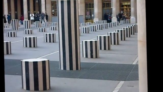 Daniel Buren sculptures at Palais Royal, Paris смотреть онлайн