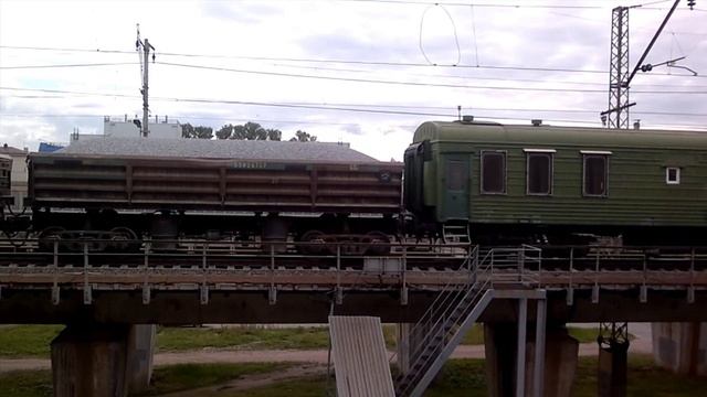 Финляндский путепровод недалеко от Хрустальной улицы