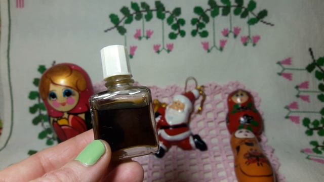 420. Необычные находки с барахолки. Какими духами и тушью для ресниц пользовались советские модницы смотреть онлайн