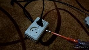 Откуда берется две фазы в розетке?