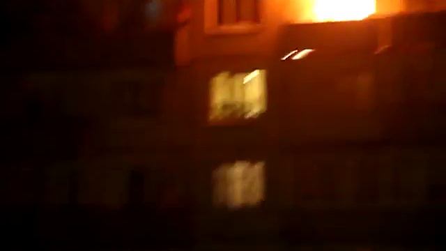 Квартира открытым, с переходом огня выше и угрозой людям смотреть онлайн