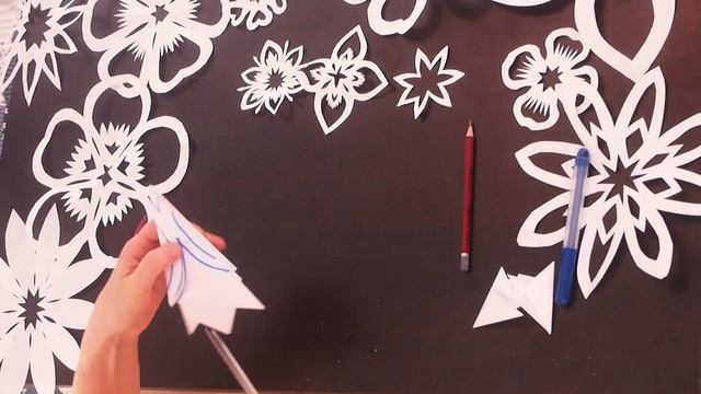 Математика с ножницами: как вырезать цветок 5 лепестков. Весенние поделки. Вырезаем цветы смотреть онлайн