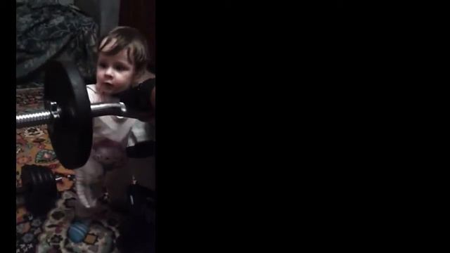 Сын объясняет папе как нужно правильно заниматься смотреть онлайн