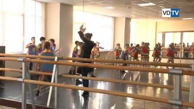 Волгоградский хореографический ансамбль «Улыбка» едет на гастроли в Швецию смотреть онлайн