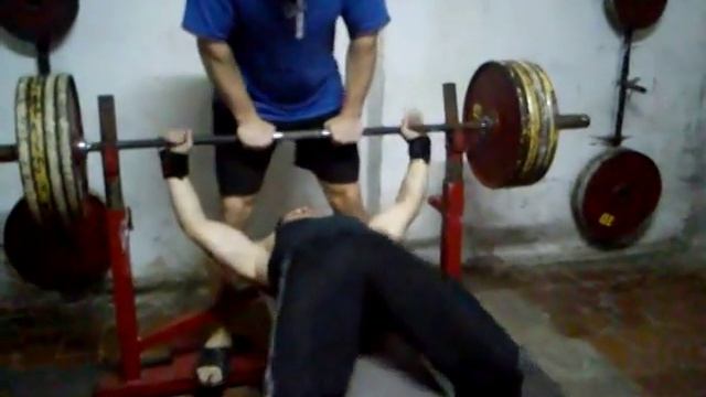 жим лежа 140х2 смотреть онлайн