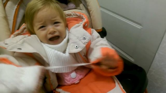 Влог: Одеваем ребенка осенью. Нам 1 год несколько дней - 75 см и 9 450 грамм смотреть онлайн