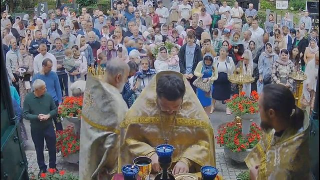 12 июля 2022. Славных и всехвальных первоверховных апостолов Петра и Павла. смотреть онлайн