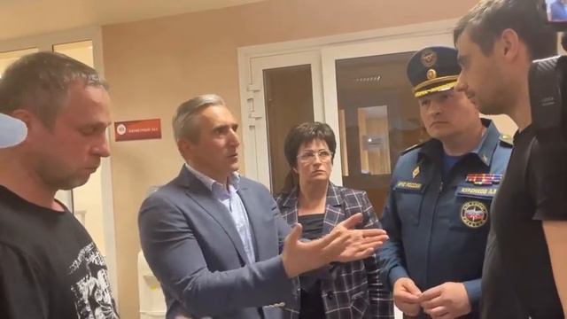 Моор Александр мне после пожара ещё не помог. Жду, надеюсь, верю. Александр Моор пообещал. смотреть онлайн