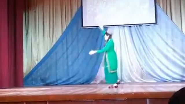 В Рамешковском районе моя дочь Чинара показала свой туркменский танец 