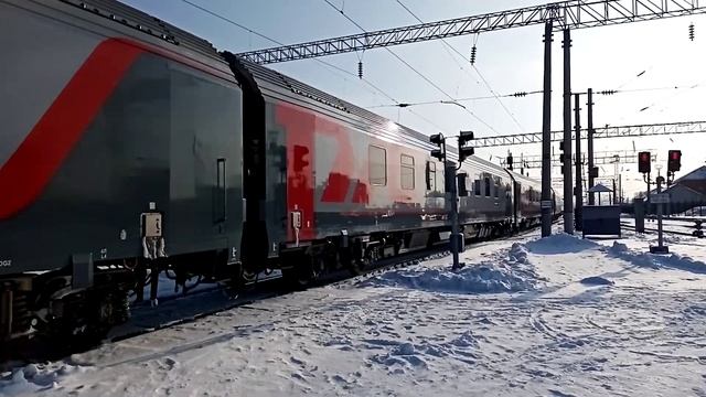 ЭП20-040 с поездом №101 Адлер Москва смотреть онлайн