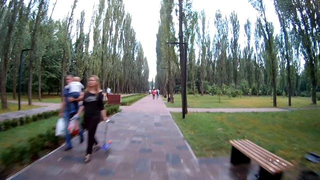 Заезд и выезд из парка на Дорогожичах на INMOTION V8 смотреть онлайн