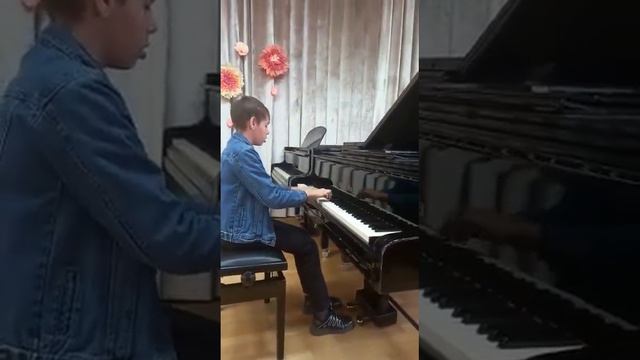 игра на пианино буре бах и вариатцыи смотреть онлайн