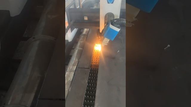 Установки лазерной резки металла.Оборудование для гибки труб и профиля.Днепр.Украина. смотреть онлайн