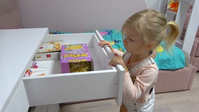 София с Братом УЧАТ Уроки на Каникулах смотреть онлайн