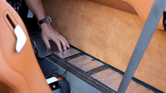 Scuderia Audio Subwoofer Installation for Ferrari Italia and 458 Spider смотреть онлайн