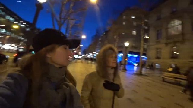 ПАРИЖ ВЕСНОЙ, видео 5: Триумфальная арка, Елисейские поля, ужин - тарелка морепродуктов за 39 евро