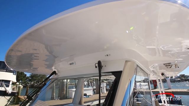 Everglades 435CC (2019) - Test Video by BoatTEST.com смотреть онлайн