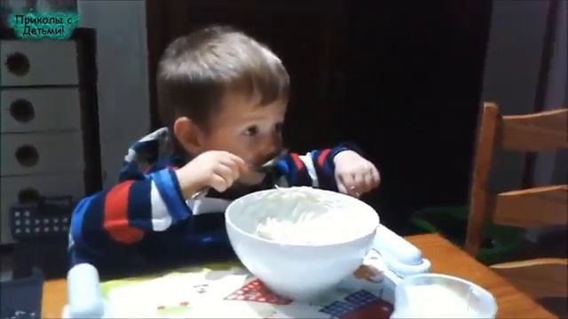 Супер Смешные Дети! Кушают Сами! / Super Ridiculous Children! Children Eat! смотреть онлайн