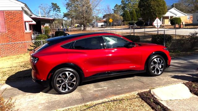 Quick Look 2021 Ford Mustang Mach E Premium AWD Crossover смотреть онлайн